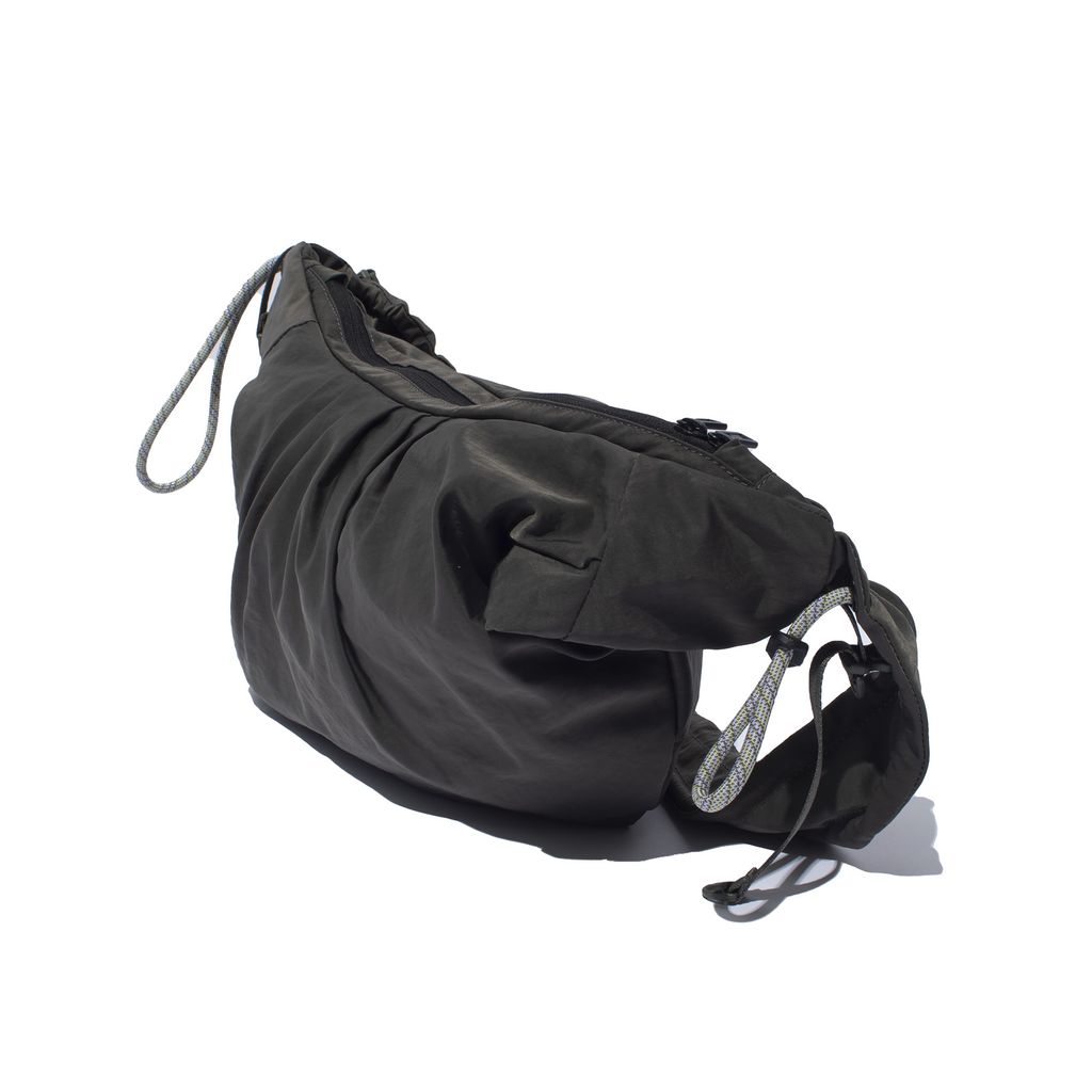 F/CE. TEXTURED TWILL BODY BAG