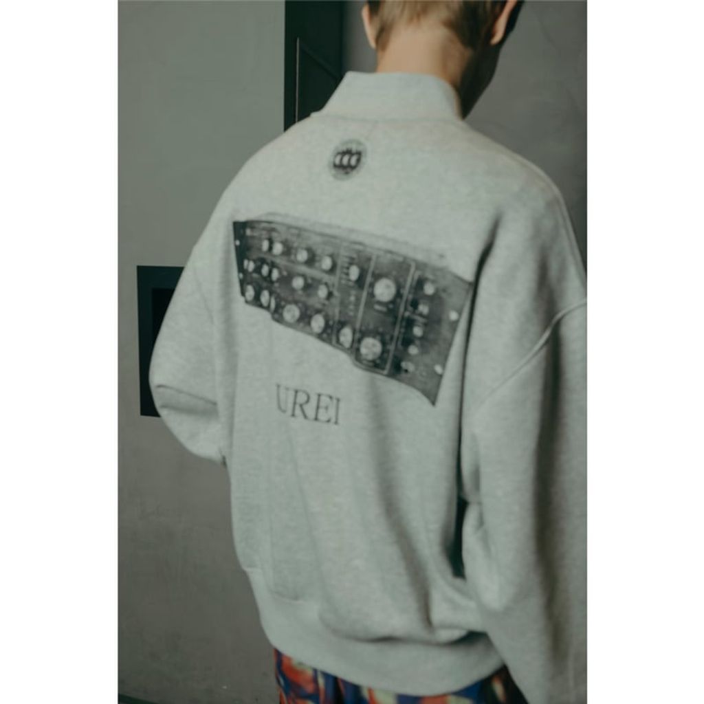 CITY COUNTRY CITY EMBROIDERED LOGO HALF ZIP SWEATSHIRT_UREI