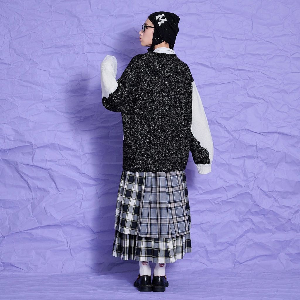 THOMAS MAGPIE  knit “WH@T”