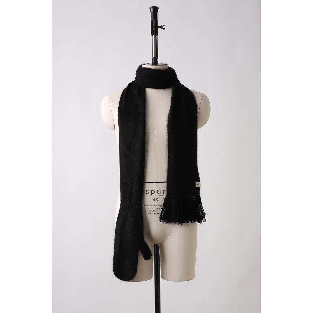 SHINYAKOZUKA lost glove scarf