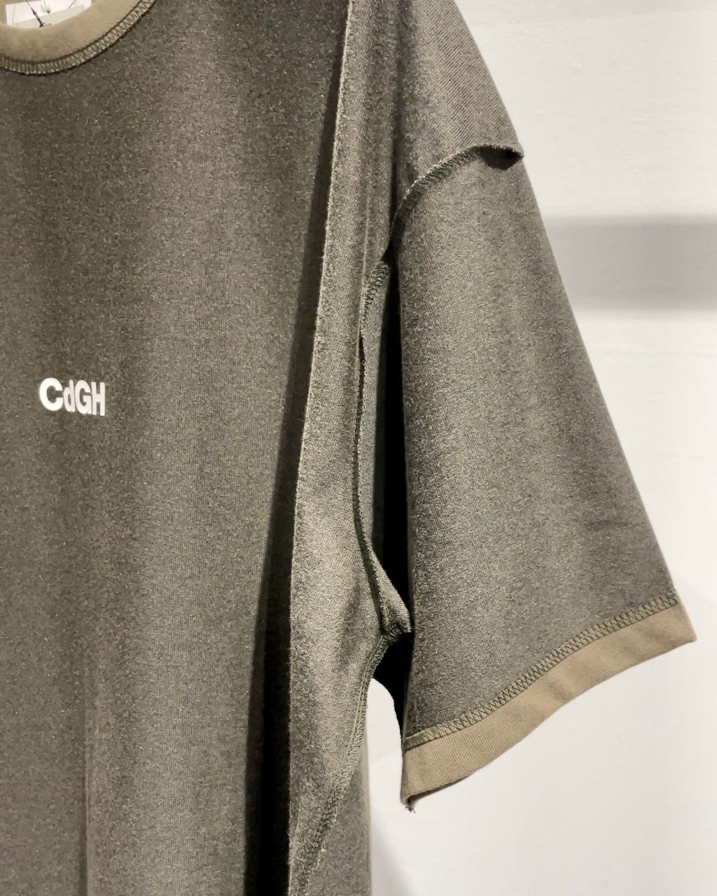 COMME des GARCONS HOMME 「CdGH」LOGO INSIDE TEE
