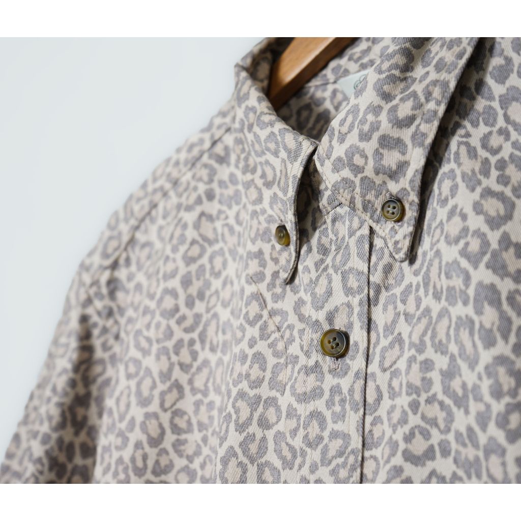 ANDFAMILYS Animal Button Down Shirts