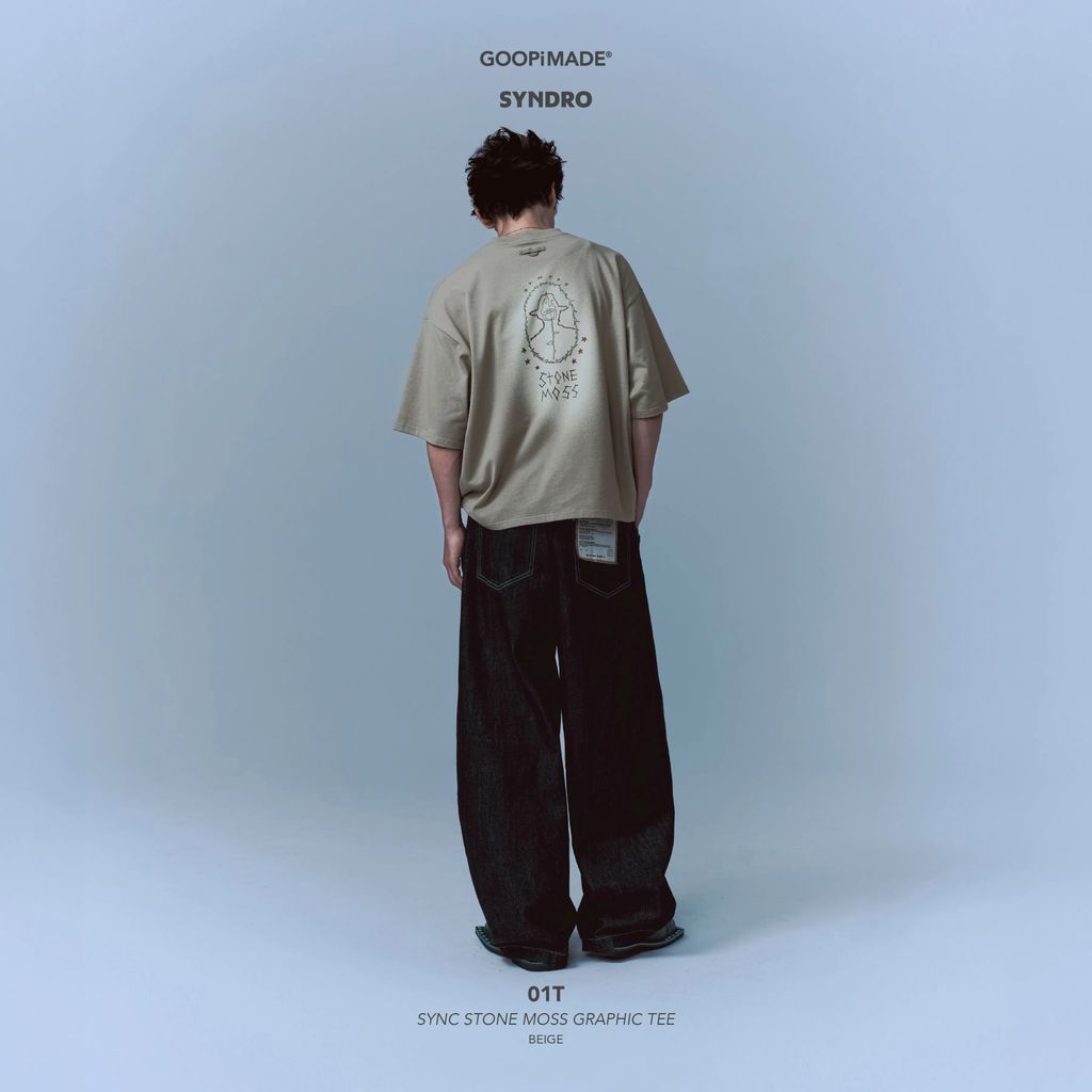 GOOPiMADE 01T-SYNC STONE MOSS GRAPHIC TEE
