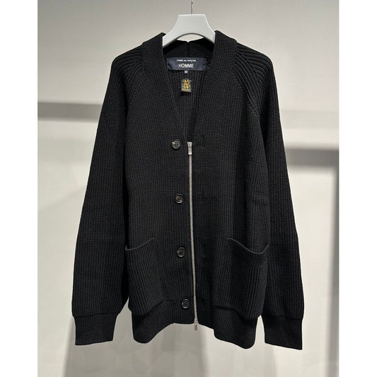 COMME des GARCONS HOMME BATONER W-NAME WOOL KNIT CARDIGAN（BLACK）