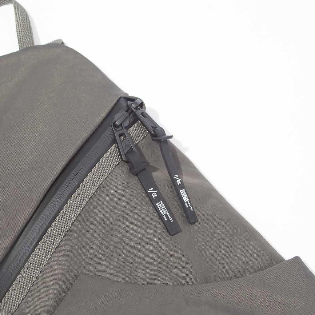 F/CE. TEXTURED TWILL 3 POINTS SLINGER BAG