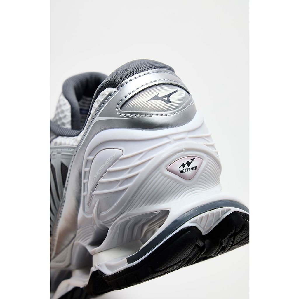 MIZUNO WAVE PROPHECY LS(ホワイト×チャコール×シルバー)