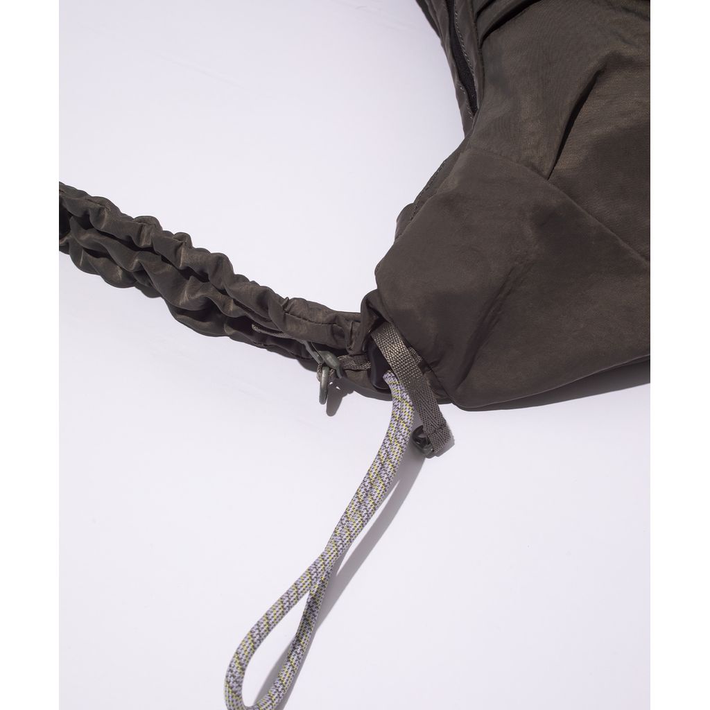 F/CE. TEXTURED TWILL BODY BAG