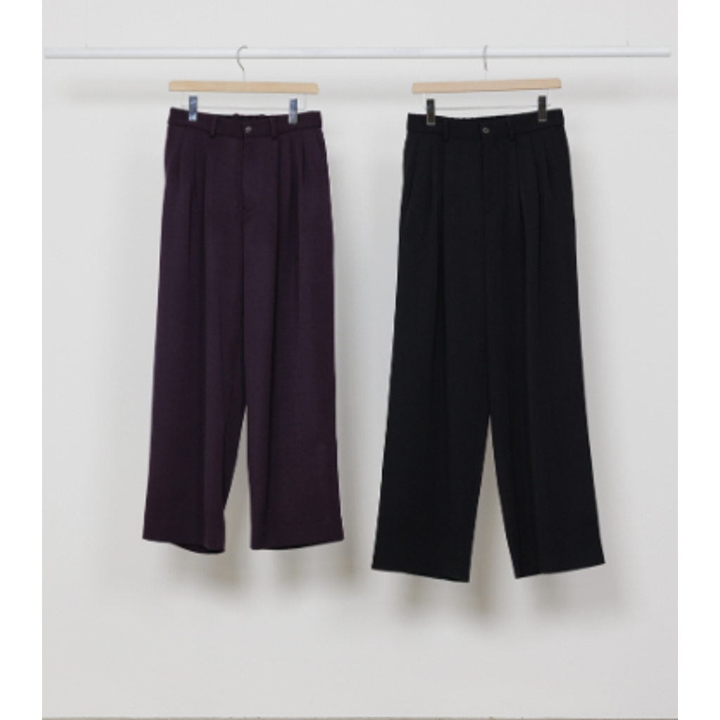 【予約商品】MARKAWARE TRIPLE PLEATED WIDE TROUSERS