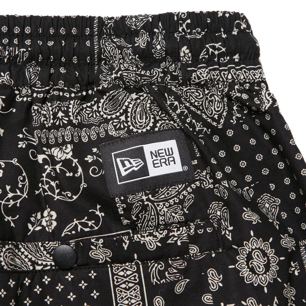 NEW ERA  ウーブン ショートパンツ Floral Paisley ブラック