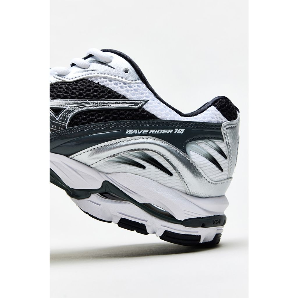 MIZUNO WAVE RIDER 10(ホワイト×ブラック×シルバー)