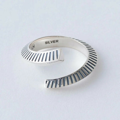 FANTASTIC MAN  RING 1048