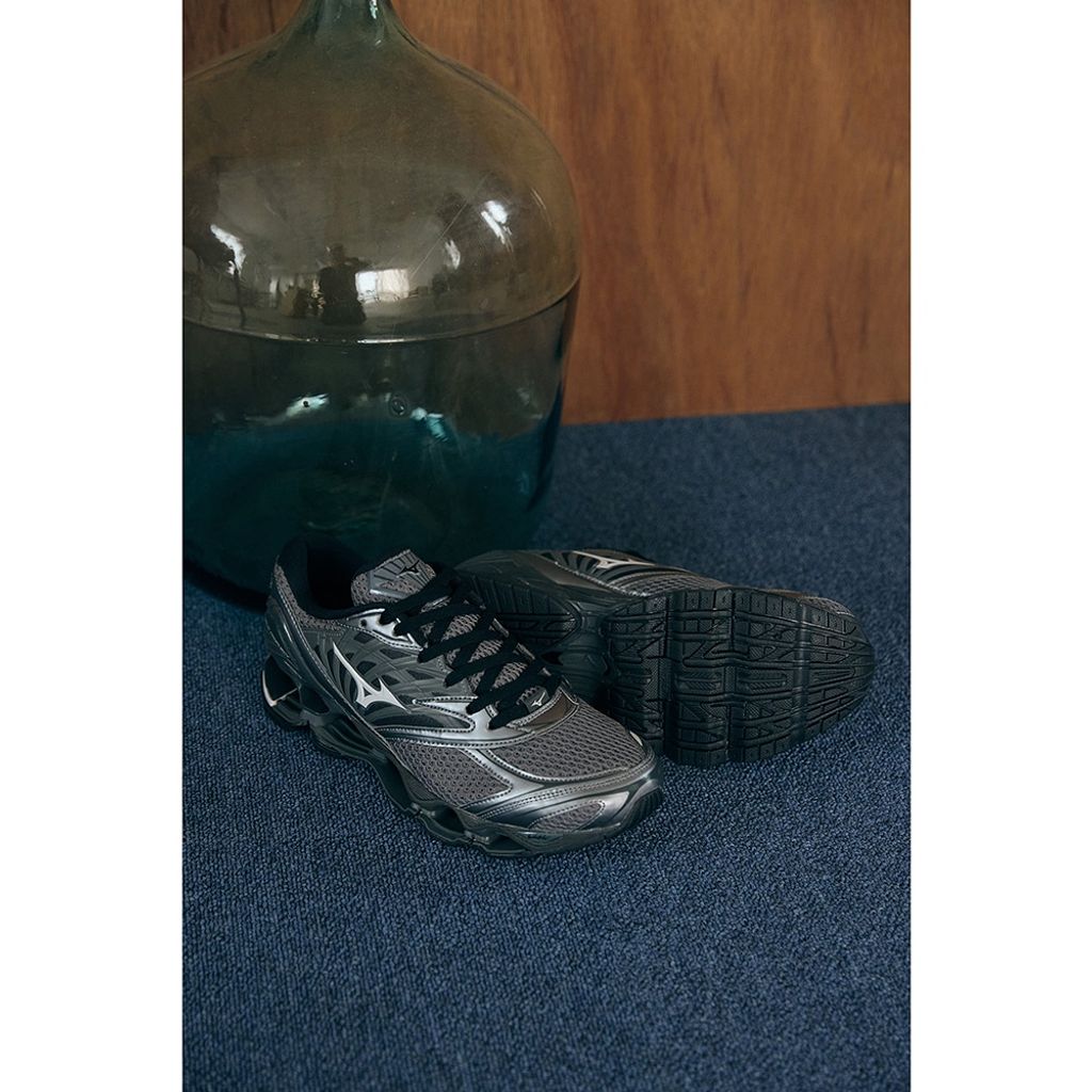 MIZUNO WAVE PROPHECY LS(グレー×ブラック×カーキ)