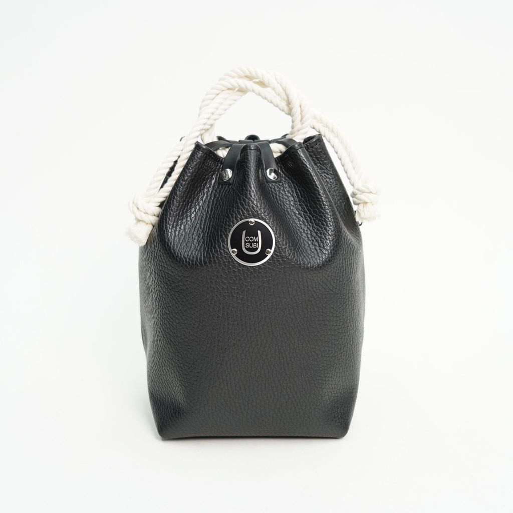 COMUSUBI (コムスビ) ／ COMUSUBI BAG "Leather" -BLACK-