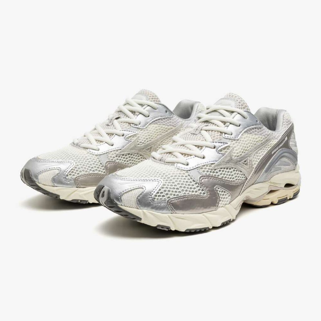 MIZUNO WAVE RIDER 10 （オフホワイト×ライトベージュ×シルバー）