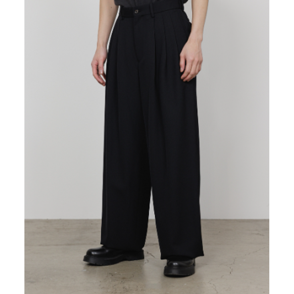 【予約商品】MARKAWARE TRIPLE PLEATED WIDE TROUSERS