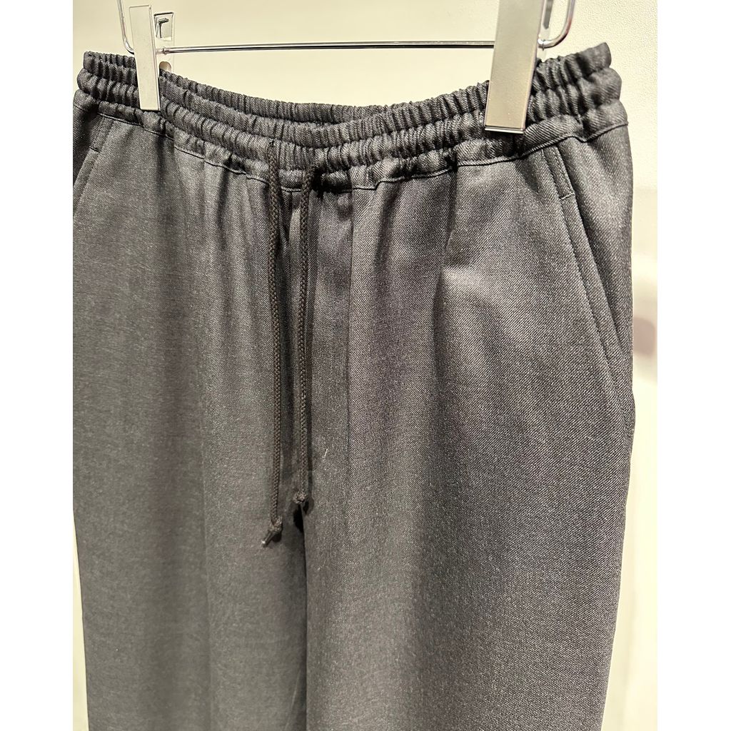 COMME des GARCONS HOMME WOOL GABARDINE EASY PANTS（CHARCOAL）