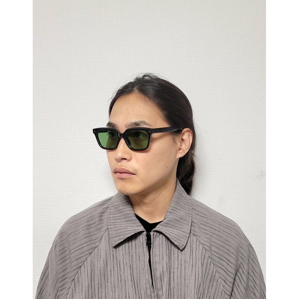 VOO CLEVER SQUARE（ブラック×グリーンレンズ）