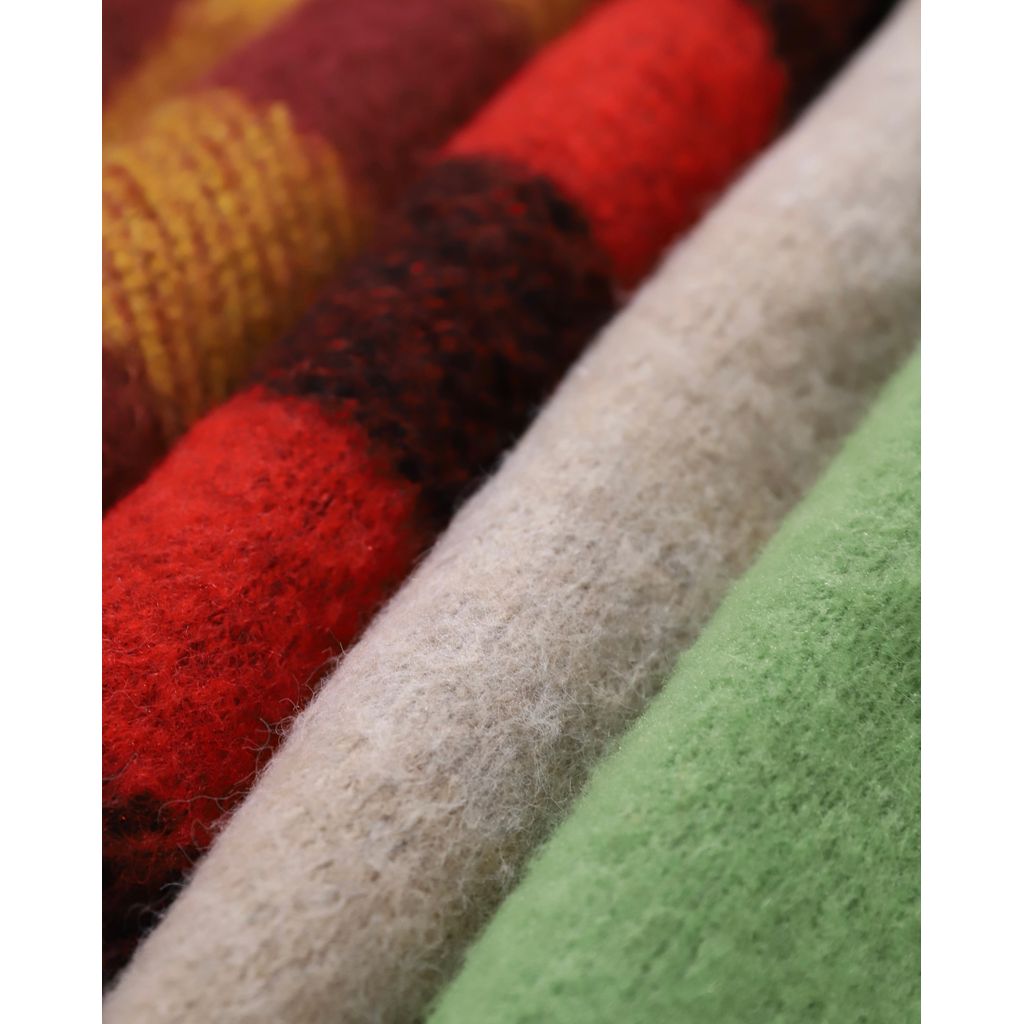 AMBERGLEAM Moist Hoodie Poncho