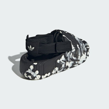 adidas Originals ADILETTE 22 XLG SLIDES コアブラック/オフホワイト/コアブラック