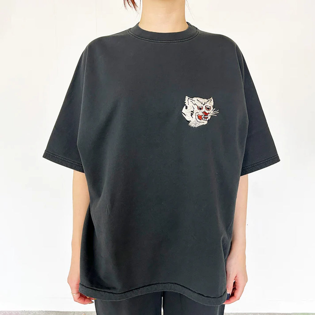 REMI RELIEF  SP加工シェリー裏毛SSクルー (刺繍:虎)