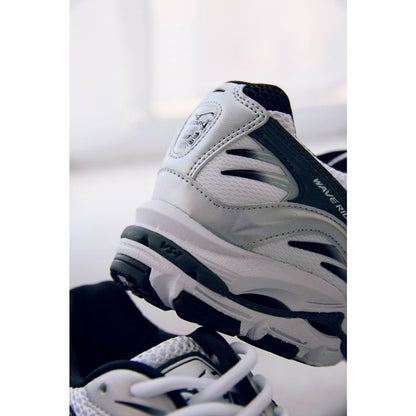 MIZUNO WAVE RIDER 10(ホワイト×ブラック×シルバー)