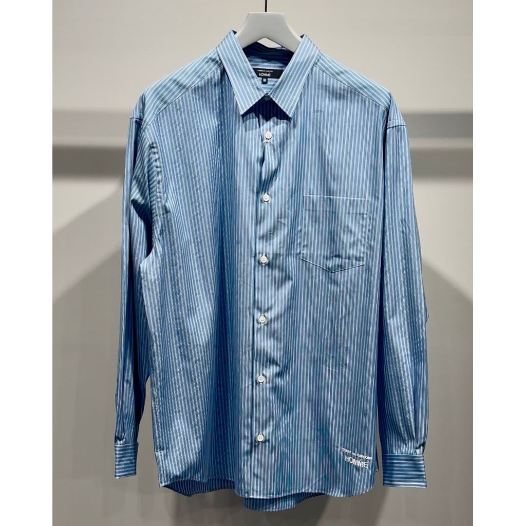 COMME des GARCONS HOMME コットンストライプ LOGO シャツ（BLUEベース)