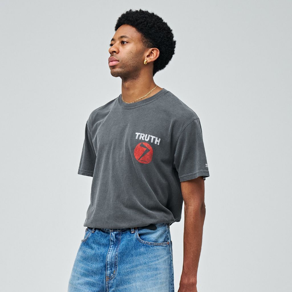 MAGIC STICK TRUTH TEE