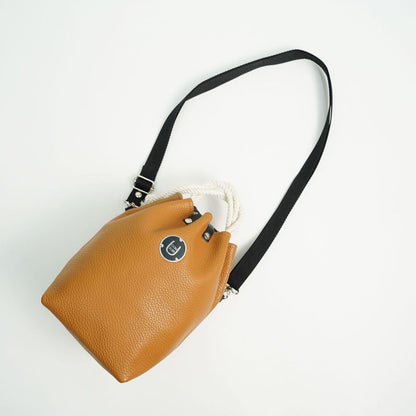 COMUSUBI (コムスビ) ／ COMUSUBI BAG "Leather" -Caramel-