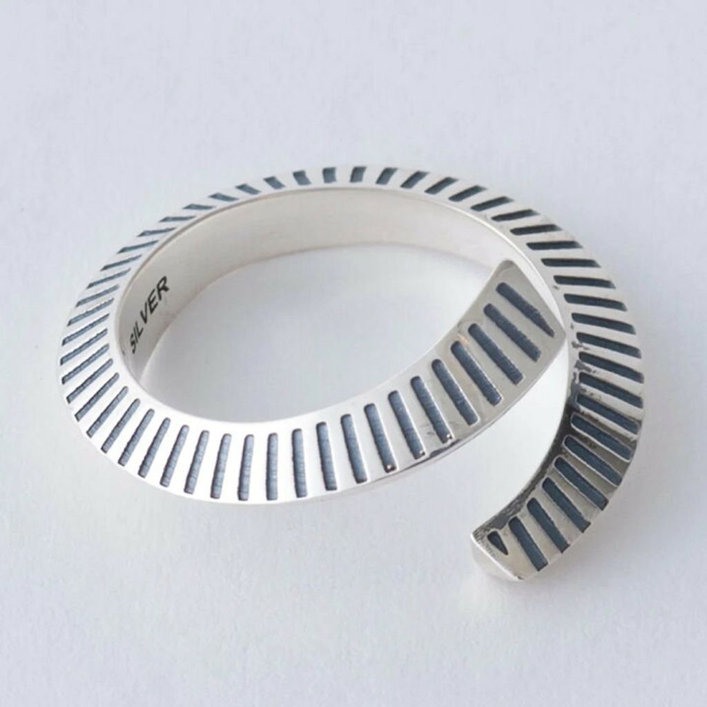 FANTASTIC MAN  RING 1048