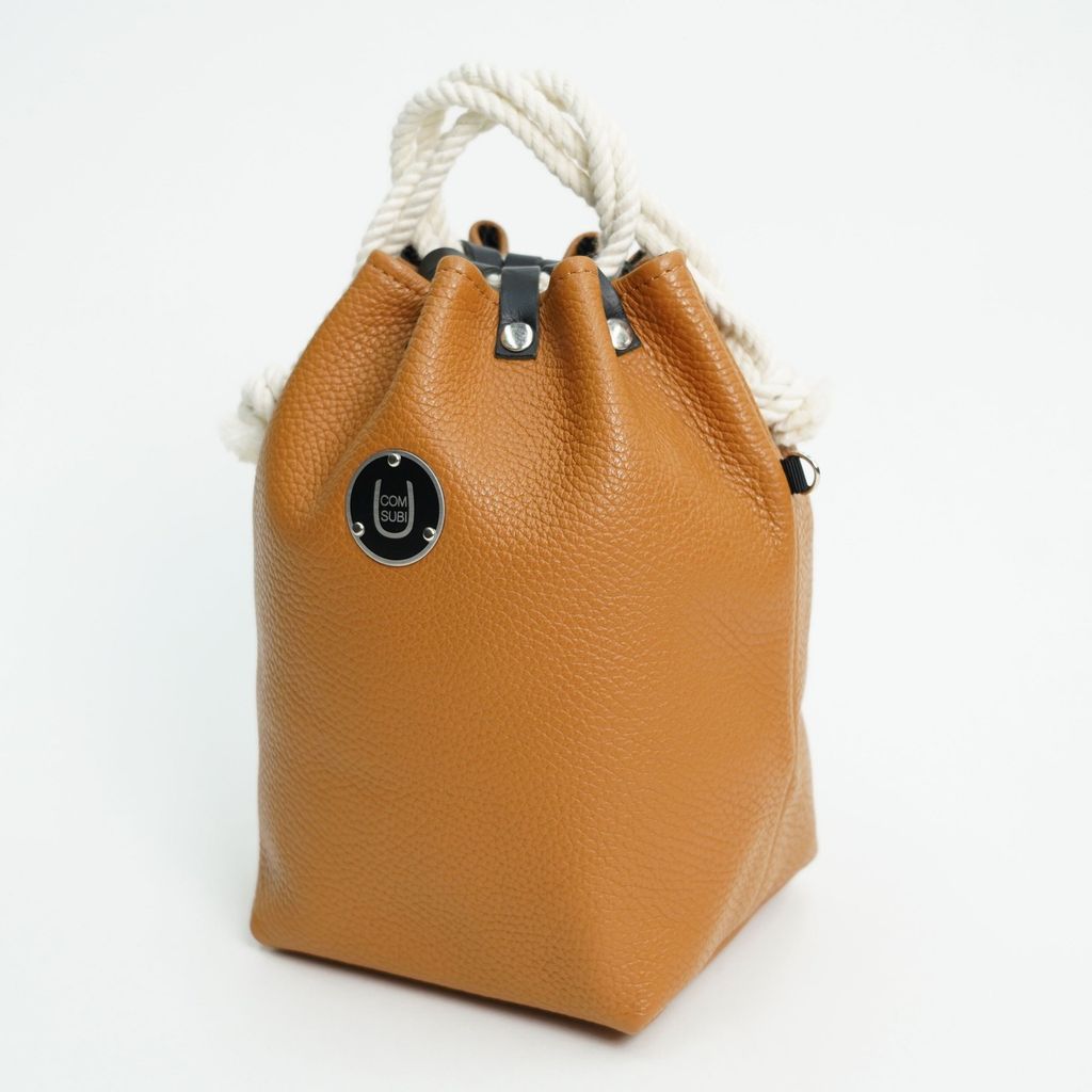 COMUSUBI (コムスビ) ／ COMUSUBI BAG "Leather" -Caramel-