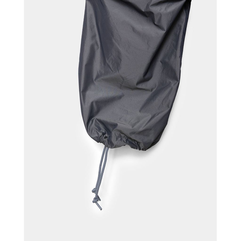 marka RECYCLED POLYESTER×SILK TAFFETA KNEE TUCK PANTS