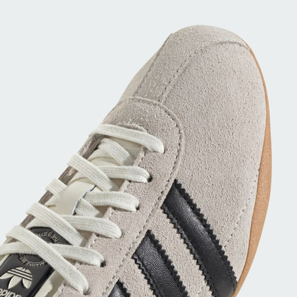 adidas Originals TOKYO（Off White / Core Black / Gold Metallic）