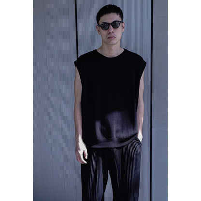 MAGIC STICK MONOLITH KNIT NO SLEEVE T (BLACK)