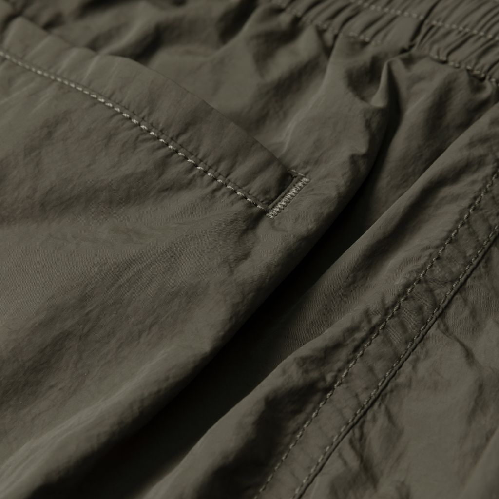 MADNESS RHOMBUS LOGO NYLON ESSENTIAL SHORTS (17")