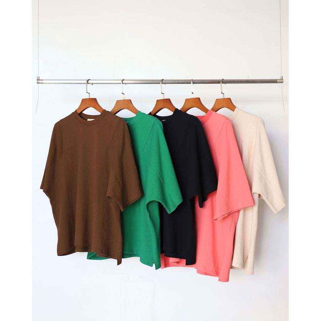 AMBERGLEAM Panel Basic T-Shirt