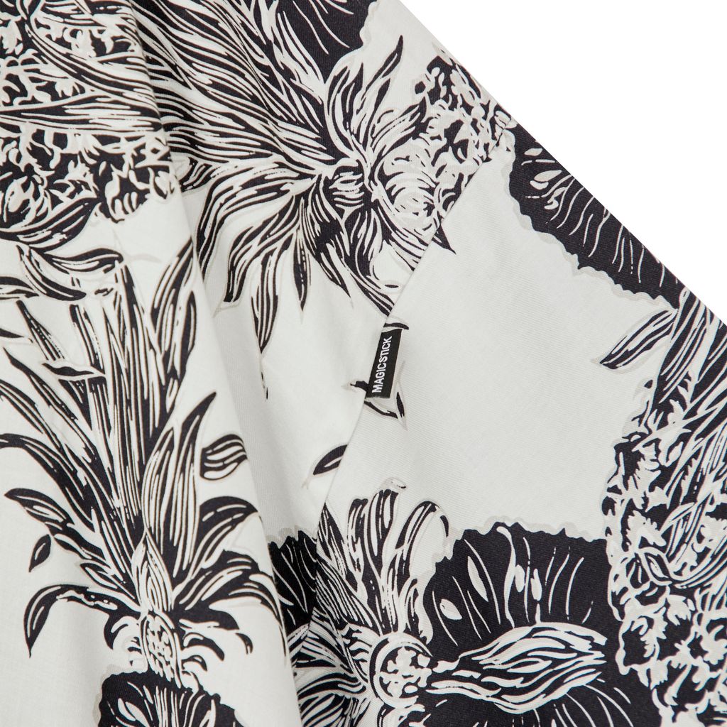 MAGIC STICK 2FACE CHILLIN HAWAIIAN SHIRT by Reyn Spooner