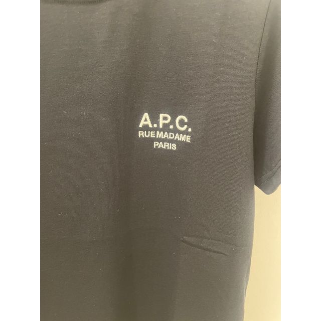 A.P.C. 刺繍入りTシャツ